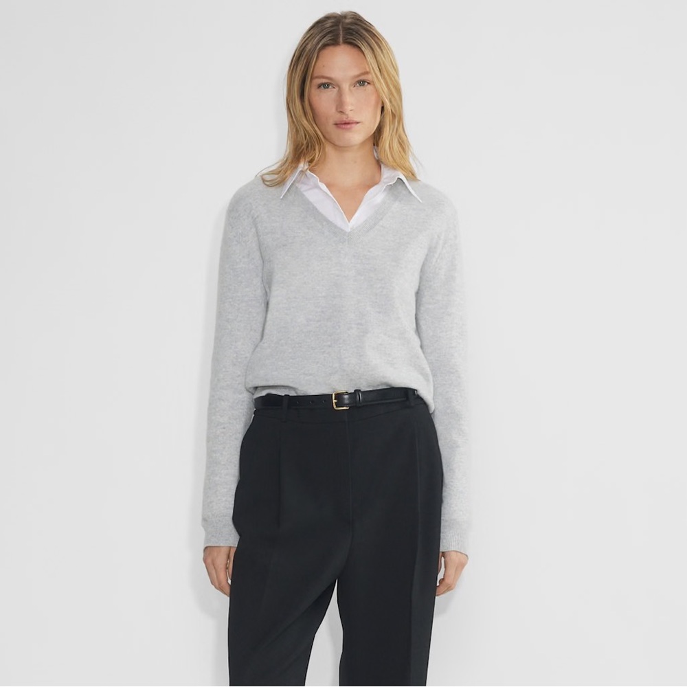Aritzia | Bare Cashmere V-neck Sweater | heather grey chrome | women’s M